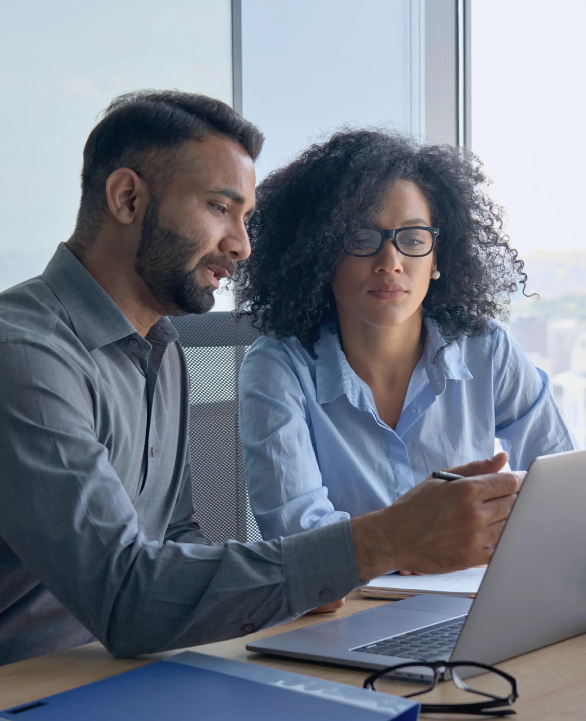 Casos de éxito reales de clientes de Cornerstone